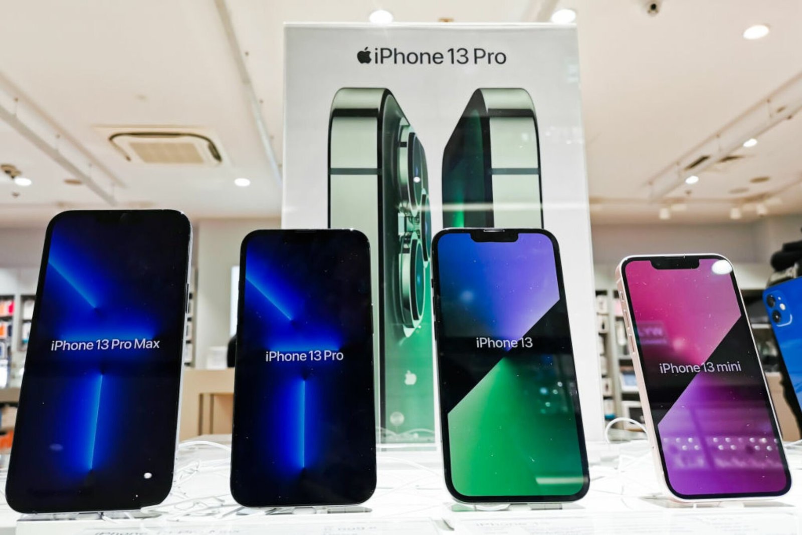 Four iPhone 13 models on display